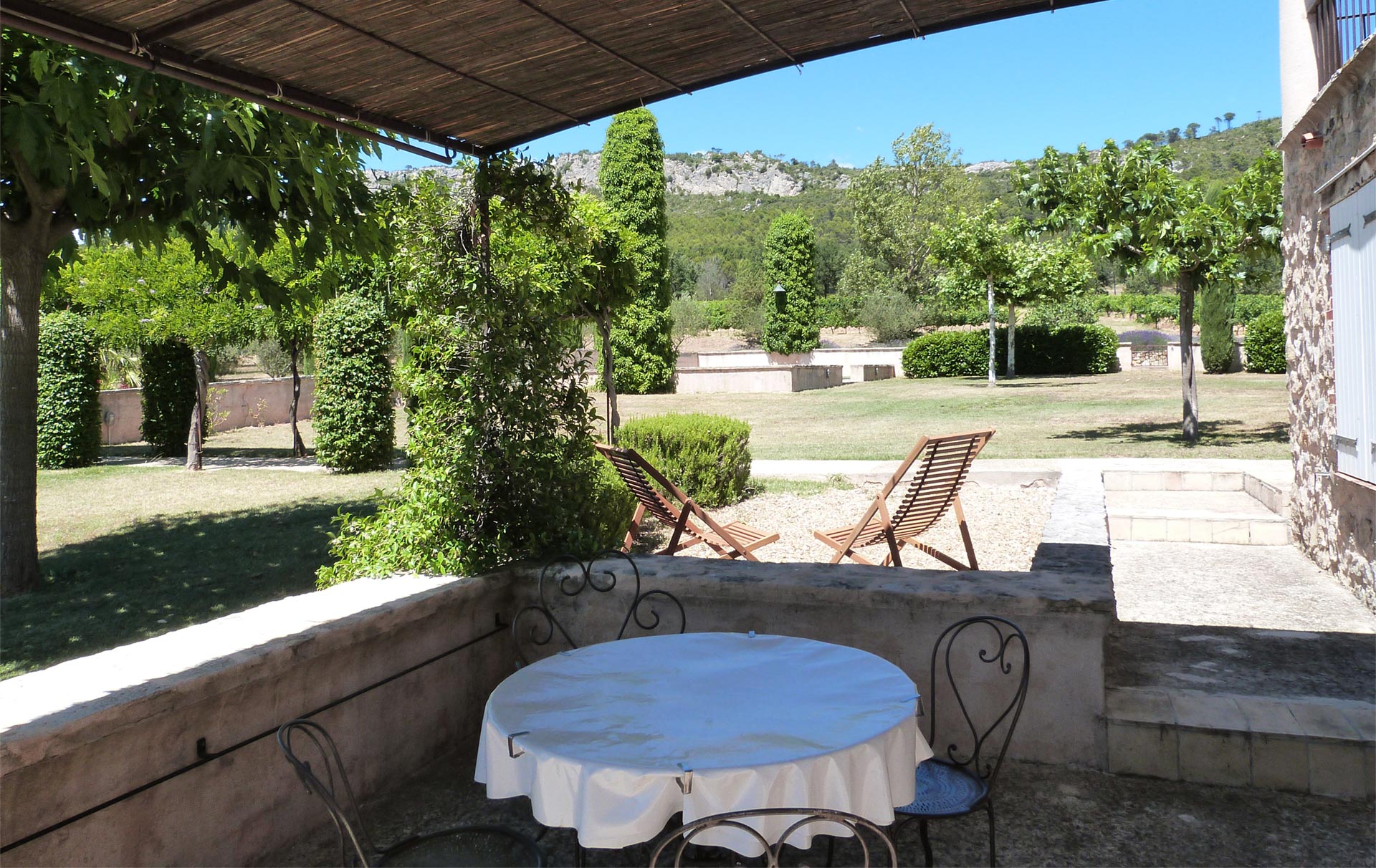 La terrasse du gîte du soleil